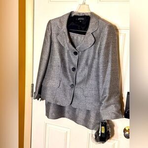 Kasper Metallic Gray Suit - 16P - NEW WITH TAGS - includes flower brooch